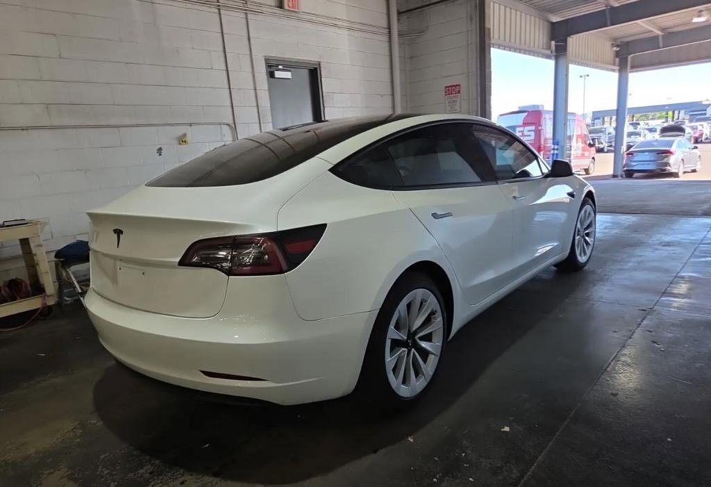 Used 2023 Tesla Model 3 Standard Range image 2