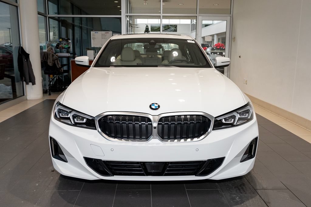 Used 2026 BMW 330i xDrive Sedan w/ Convenience Package AWD/4WD image 2