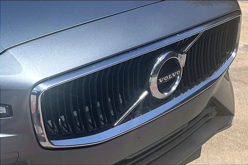Used 2020 Volvo S60 T5 Momentum FWD image 29