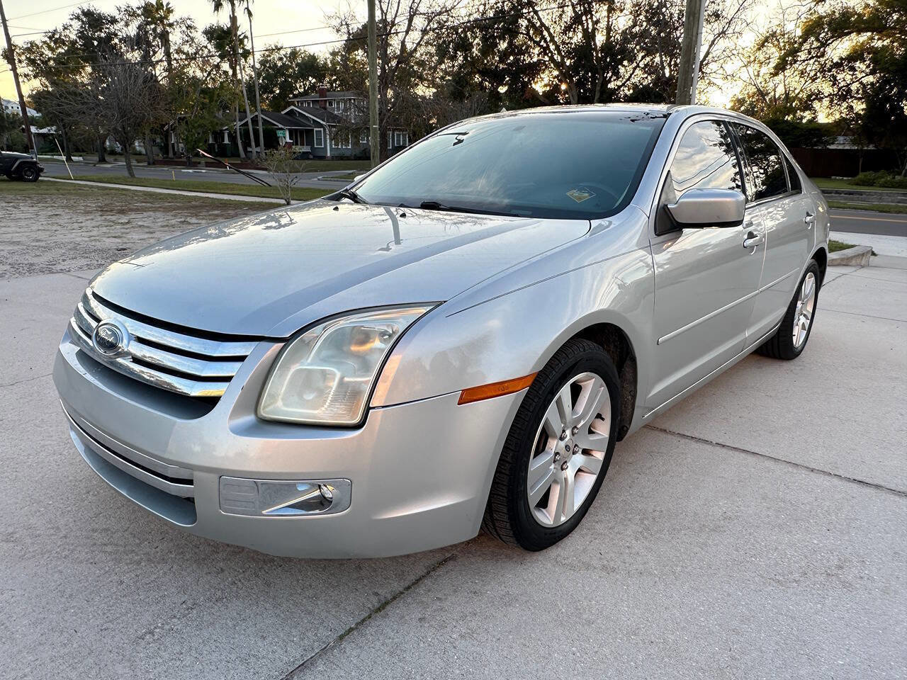 Used 2009 Ford Fusion SEL FWD image 2