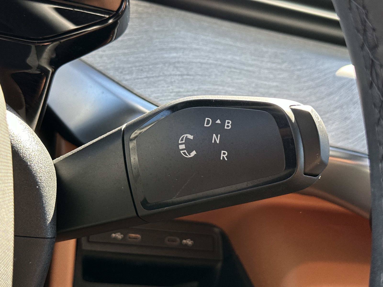 Certified 2025 Volkswagen ID. Buzz Pro S RWD image 17
