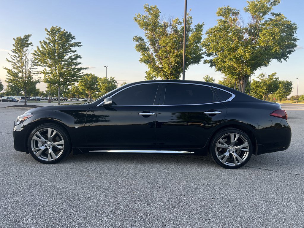 Used 2015 INFINITI Q70 L 3.7 w/ Technology Package AWD/4WD image 2