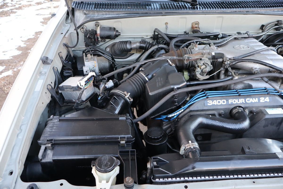 Used 2000 Toyota 4Runner SR5 image 35