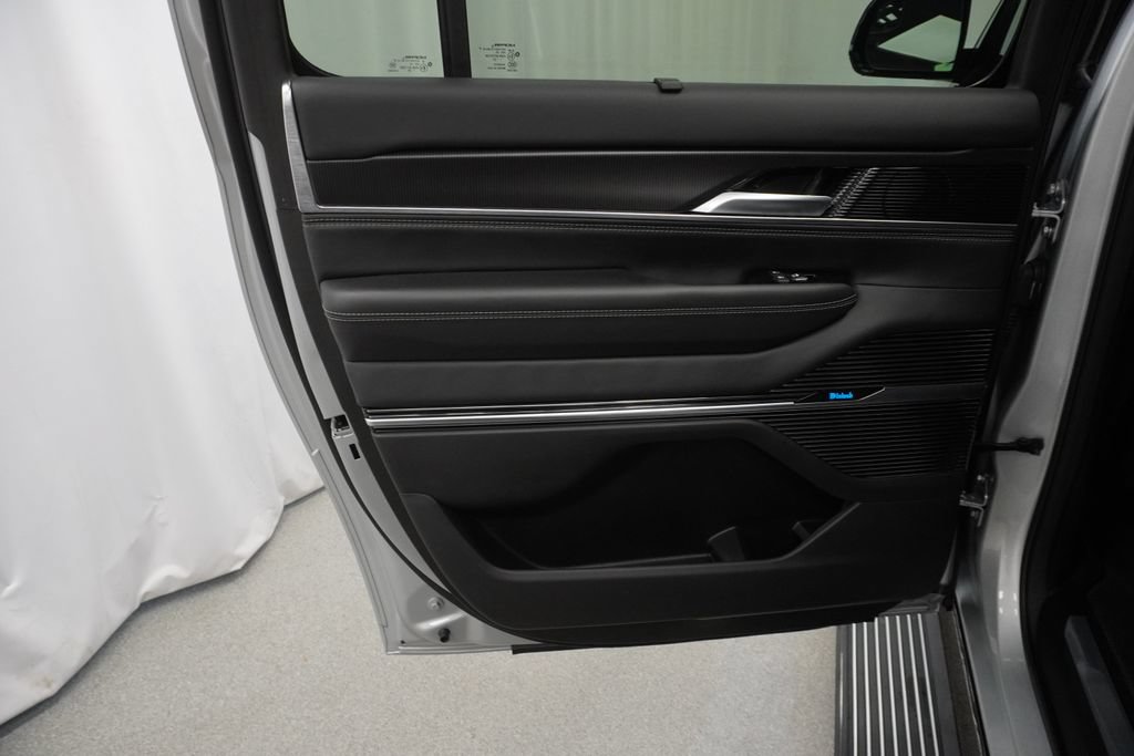 Certified 2025 Jeep Grand Wagoneer L Series II Obsidian w/ Quick Order Packagew 28T AWD/4WD image 42