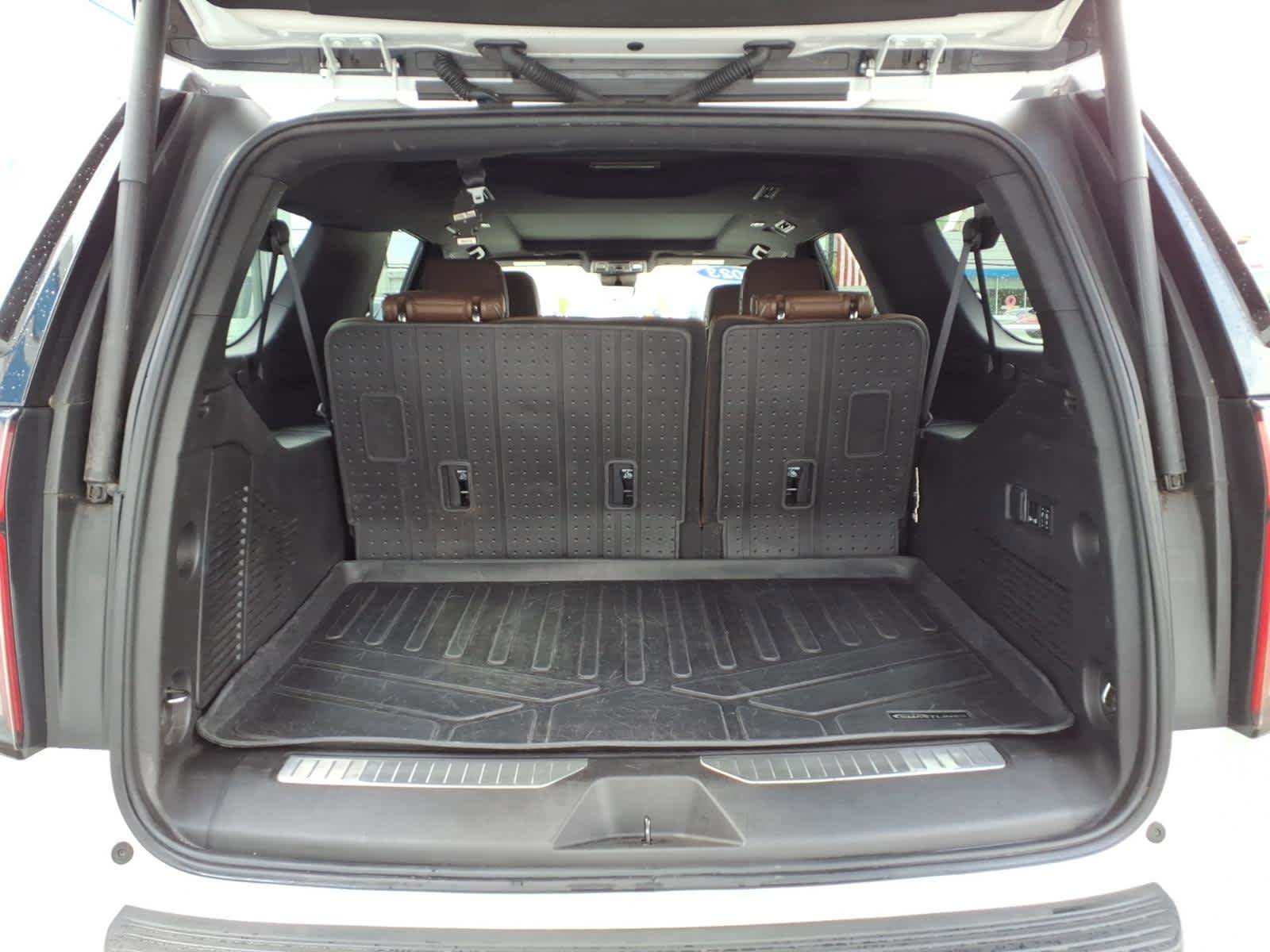 Used 2023 Chevrolet Suburban High Country AWD/4WD image 18