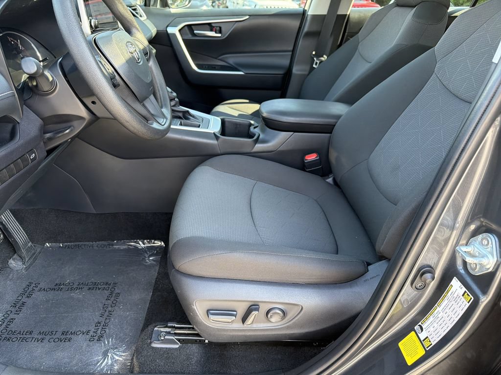 Used 2024 Toyota RAV4 XLE w/ Convenience Package FWD image 18