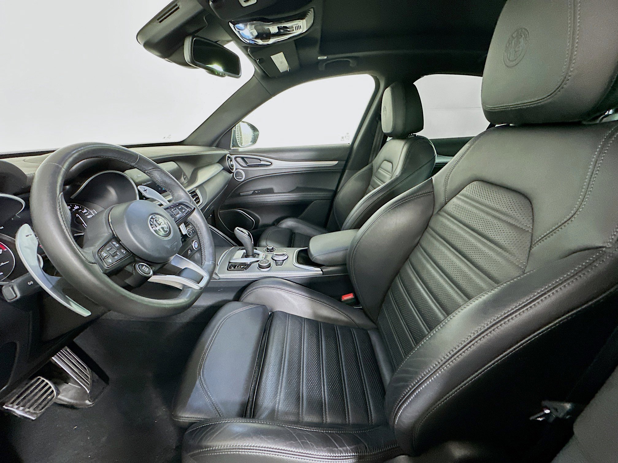 Used 2023 Alfa Romeo Stelvio Veloce image 13