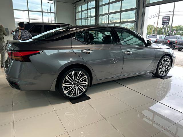 Used 2023 Nissan Altima 2.5 SL AWD/4WD image 7