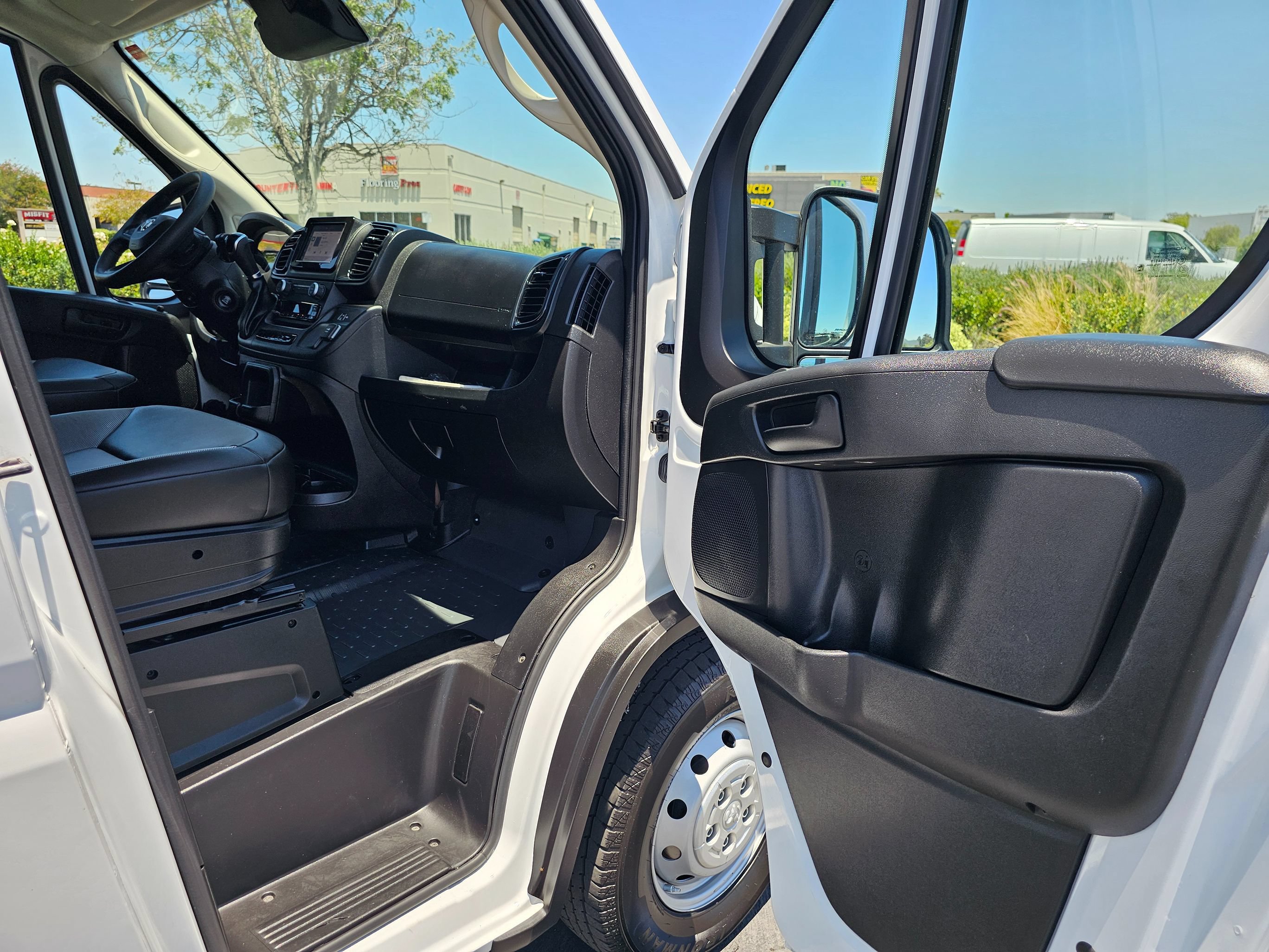 Used 2023 RAM ProMaster 2500 FWD image 26