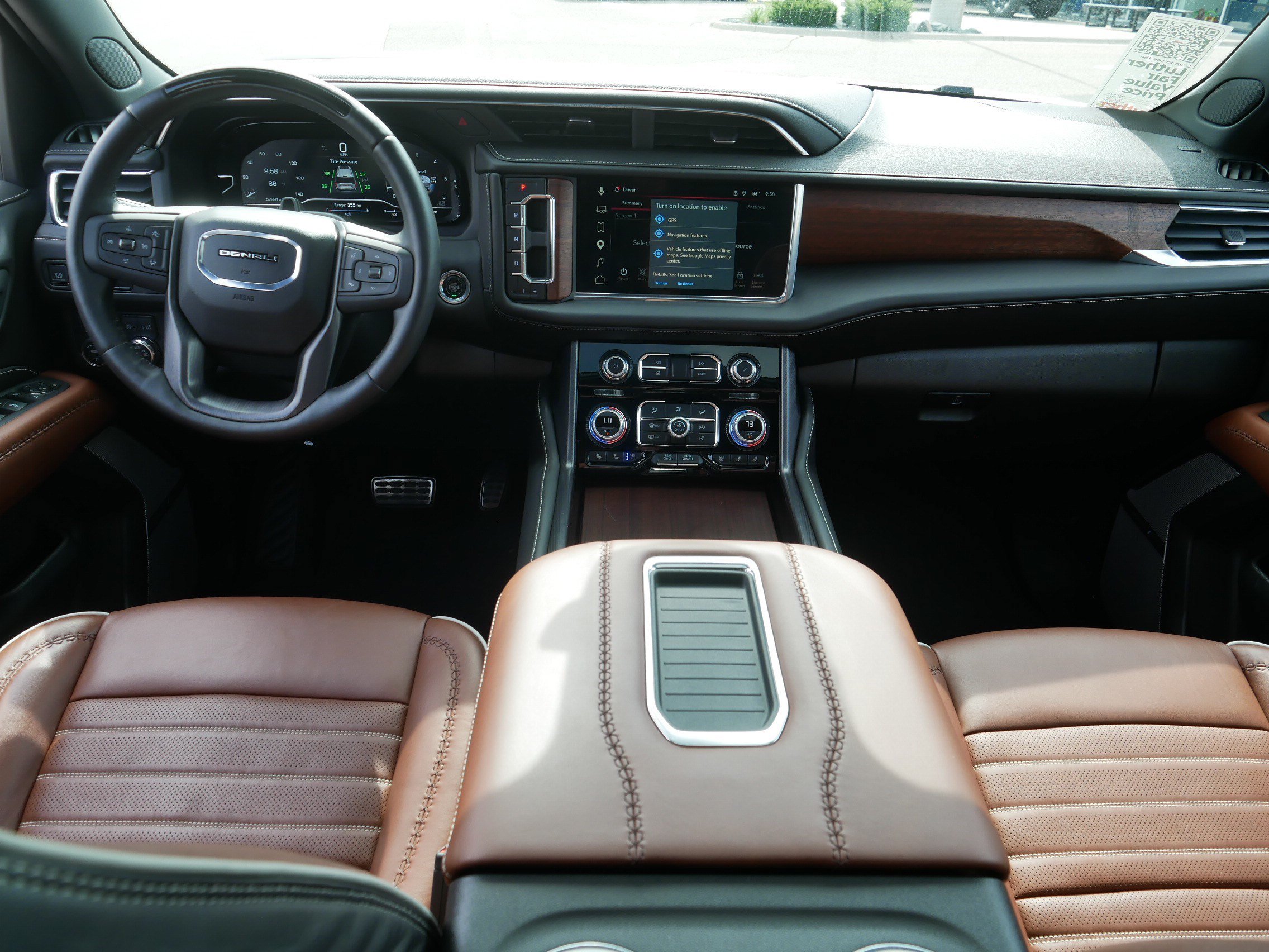 Used 2023 GMC Yukon Denali Ultimate w/ LPO, Floor Liner Package AWD/4WD image 10