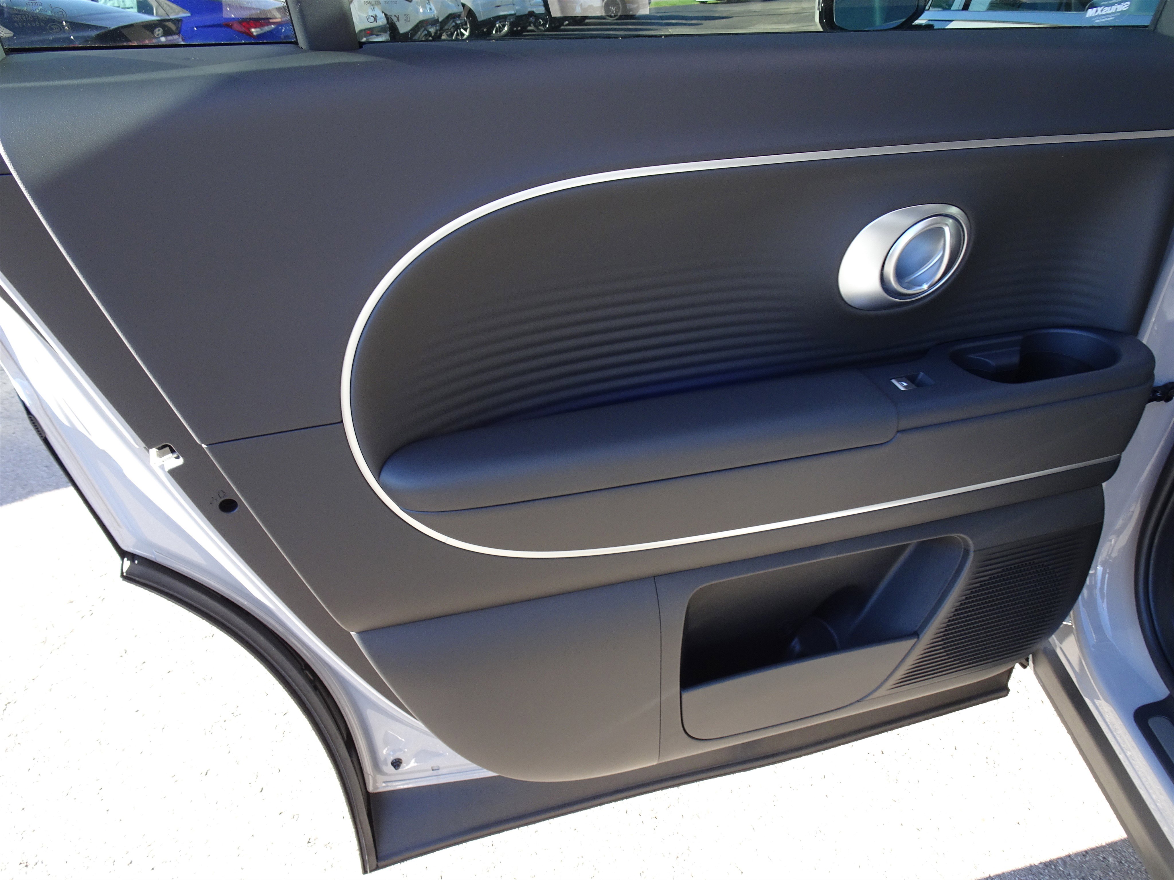 New 2026 Hyundai Ioniq 9 SEL w/ Tow & Go Package image 15