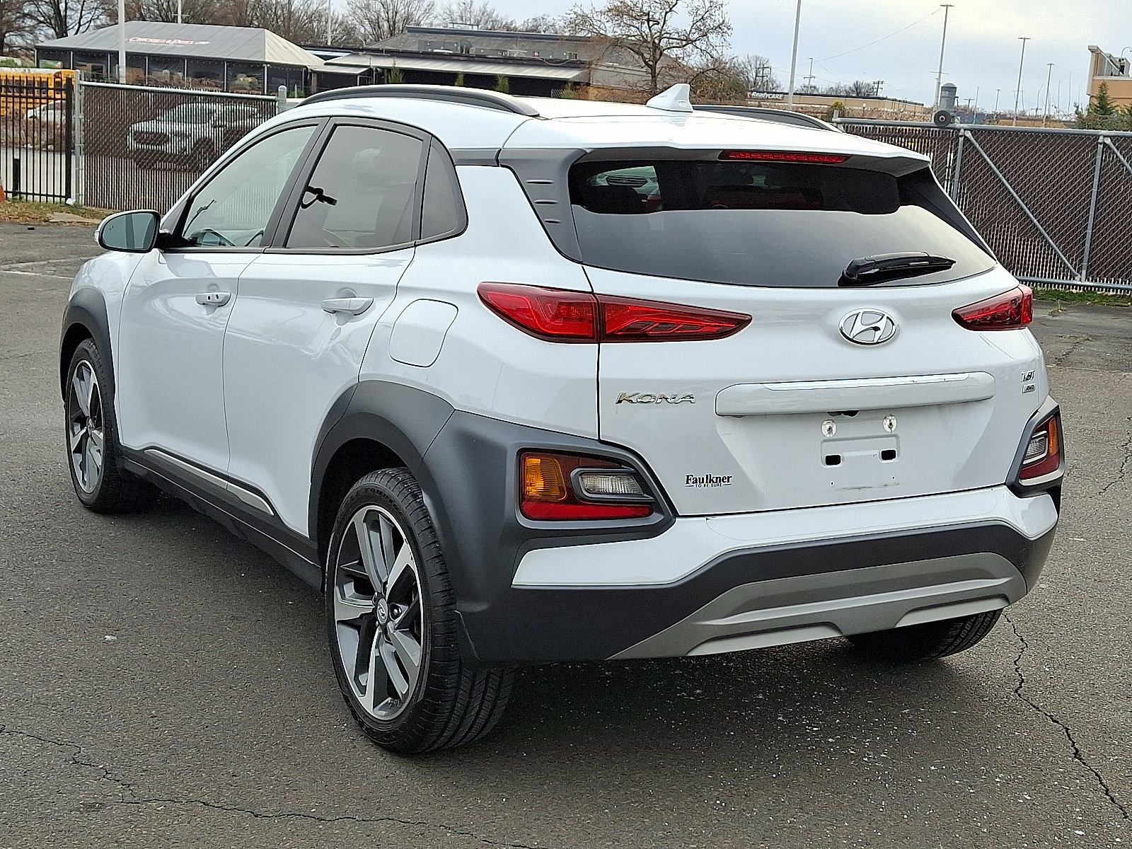 Certified 2021 Hyundai Kona Limited w/ Cargo Package image 4