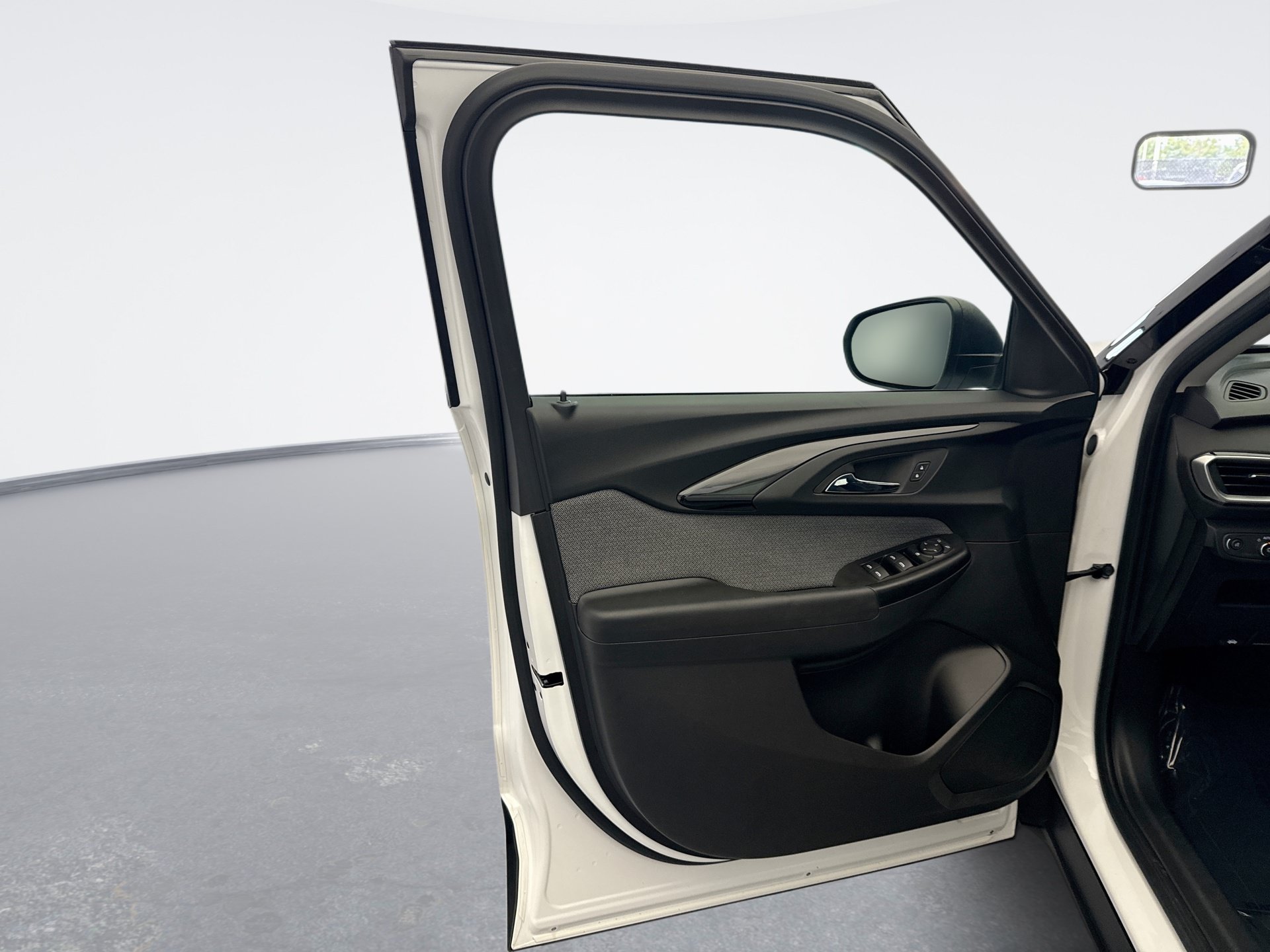 Used 2022 Chevrolet TrailBlazer LS FWD image 9