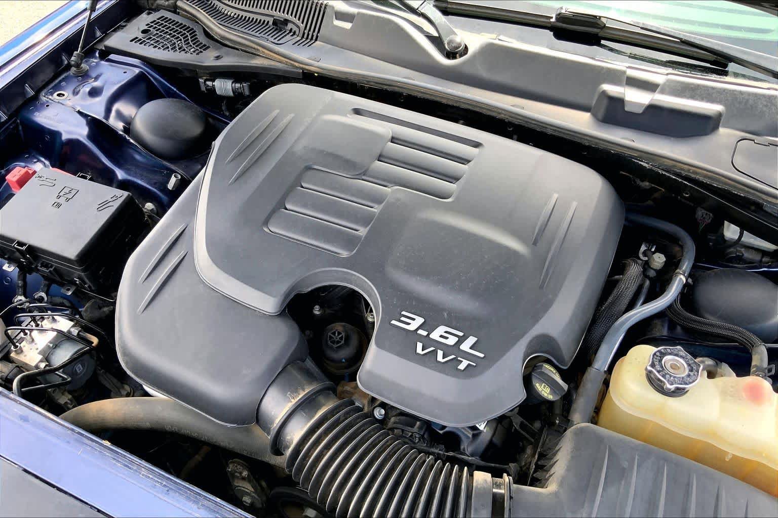 Used 2016 Dodge Challenger SXT image 32