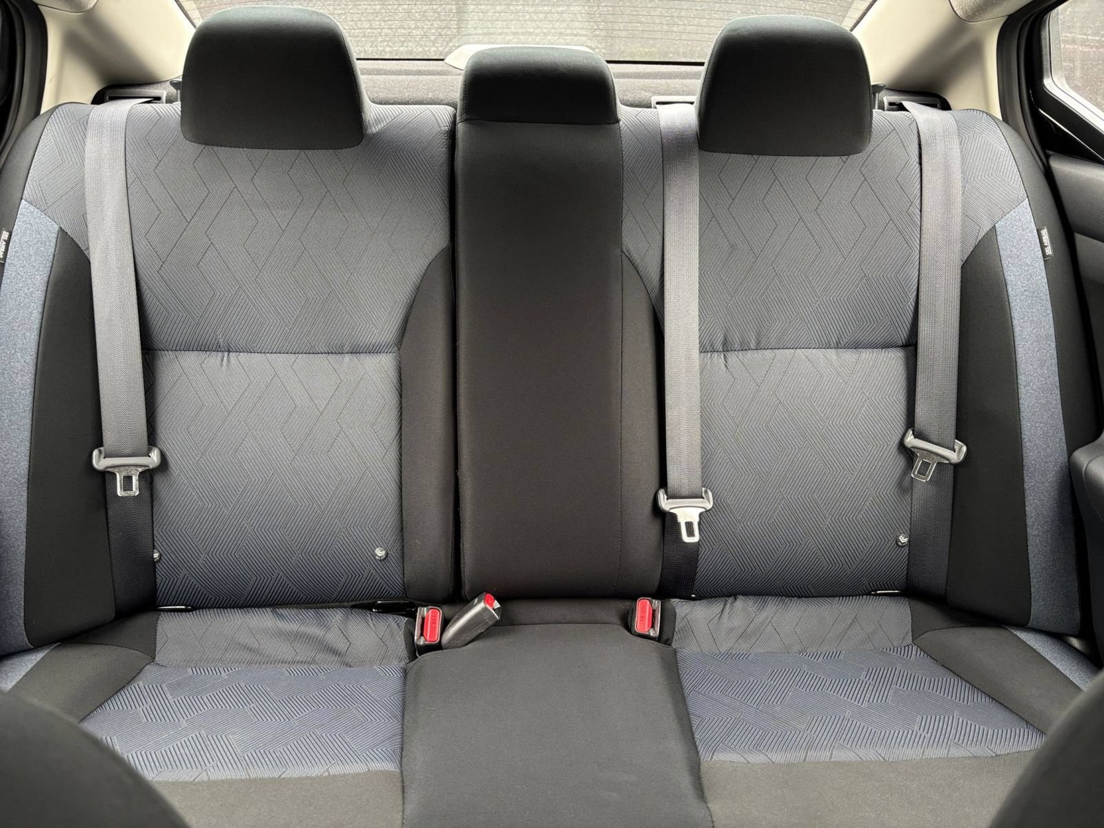 Used 2025 Nissan Versa SV FWD image 36