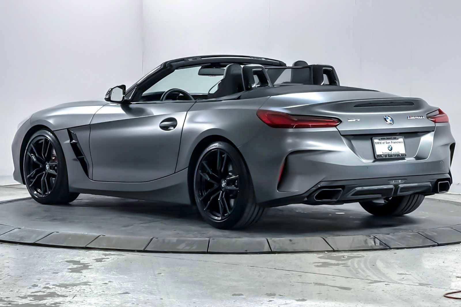 Used 2022 BMW Z4 M40i w/ Premium Package image 5