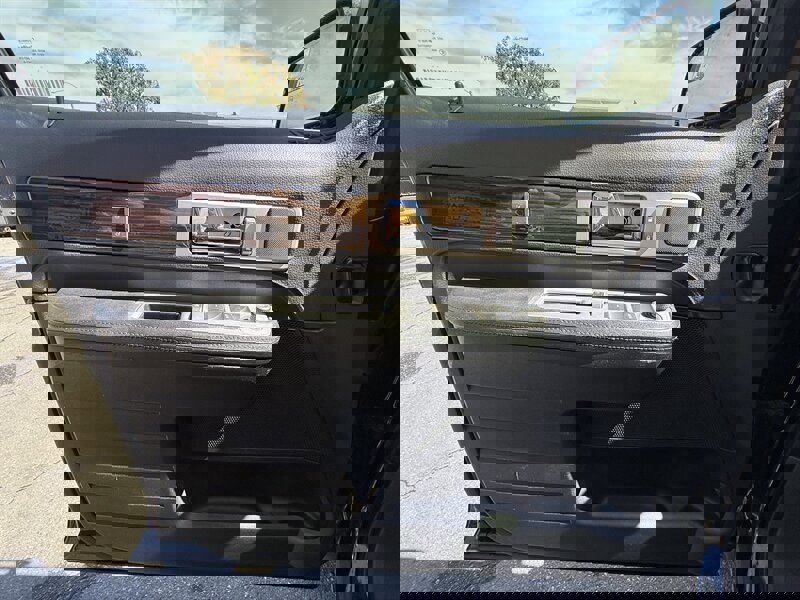 Used 2010 Lincoln MKX 2WD image 14