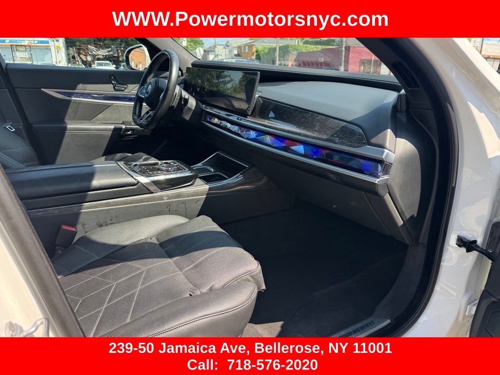 Used 2024 BMW 740i xDrive AWD/4WD image 31
