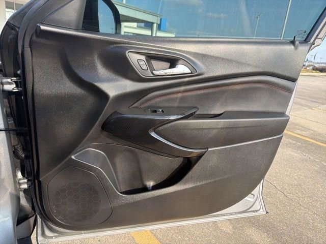 Used 2025 Chevrolet Trax RS w/ Driver Confidence Package image 37