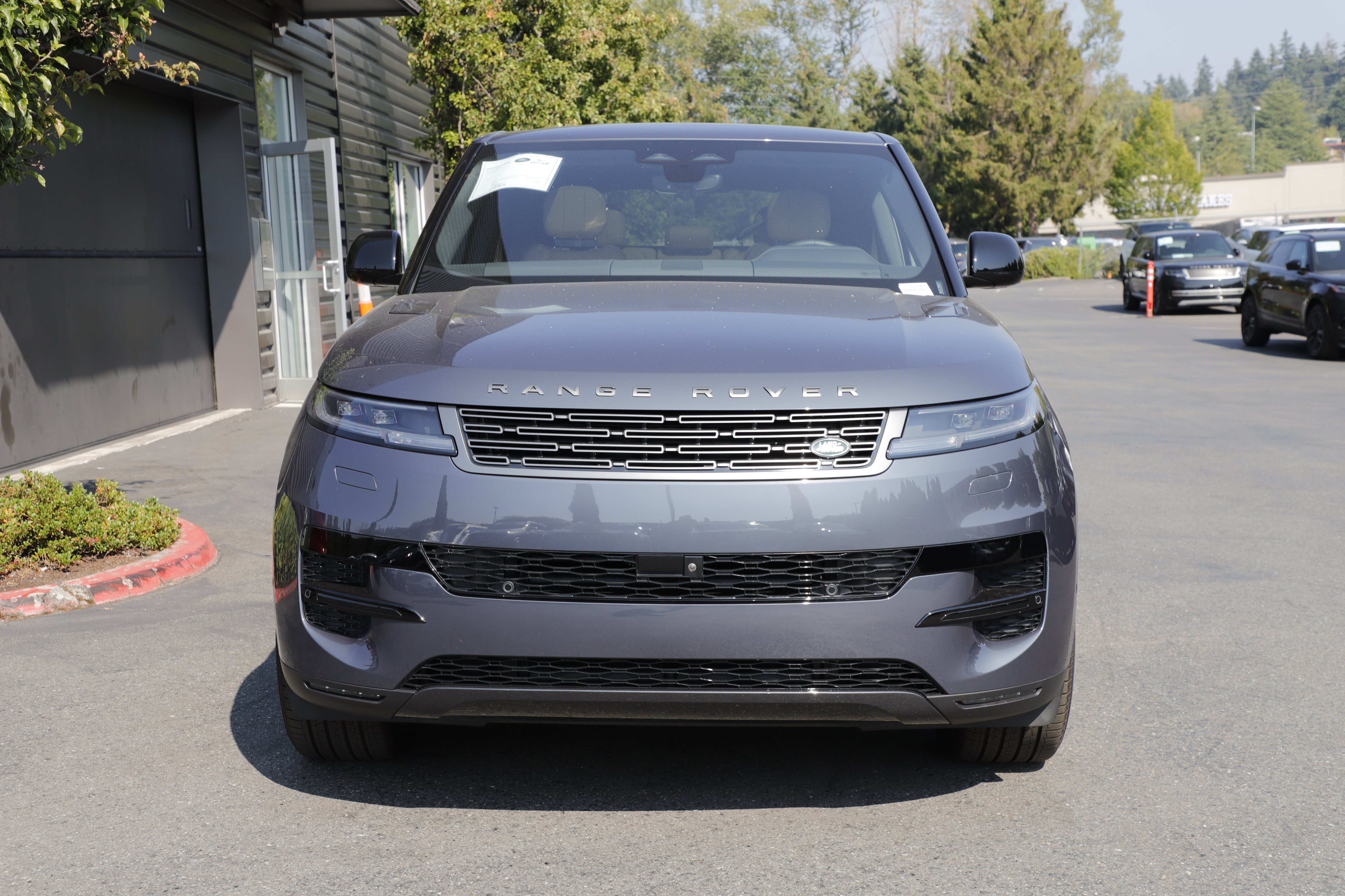 New 2025 Land Rover Range Rover Sport SE AWD/4WD image 4