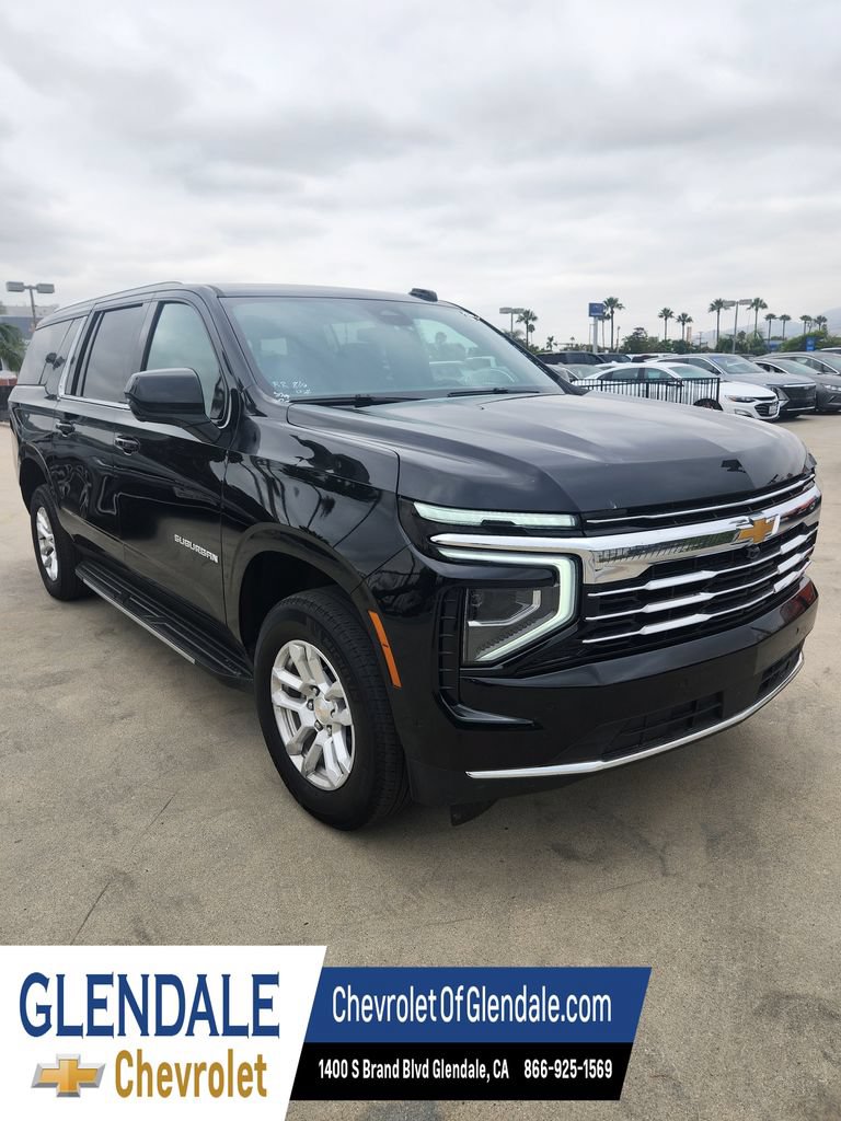 Used 2025 Chevrolet Suburban LT AWD/4WD image 8