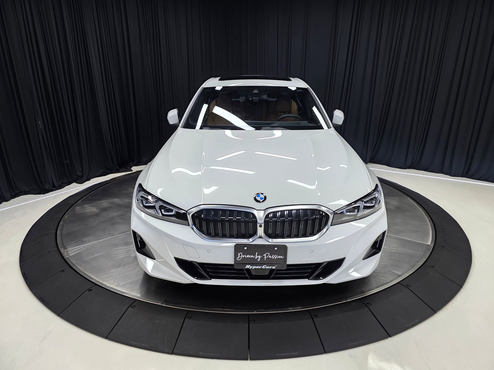 Used 2025 BMW 330i xDrive Sedan w/ Premium Package AWD/4WD image 7