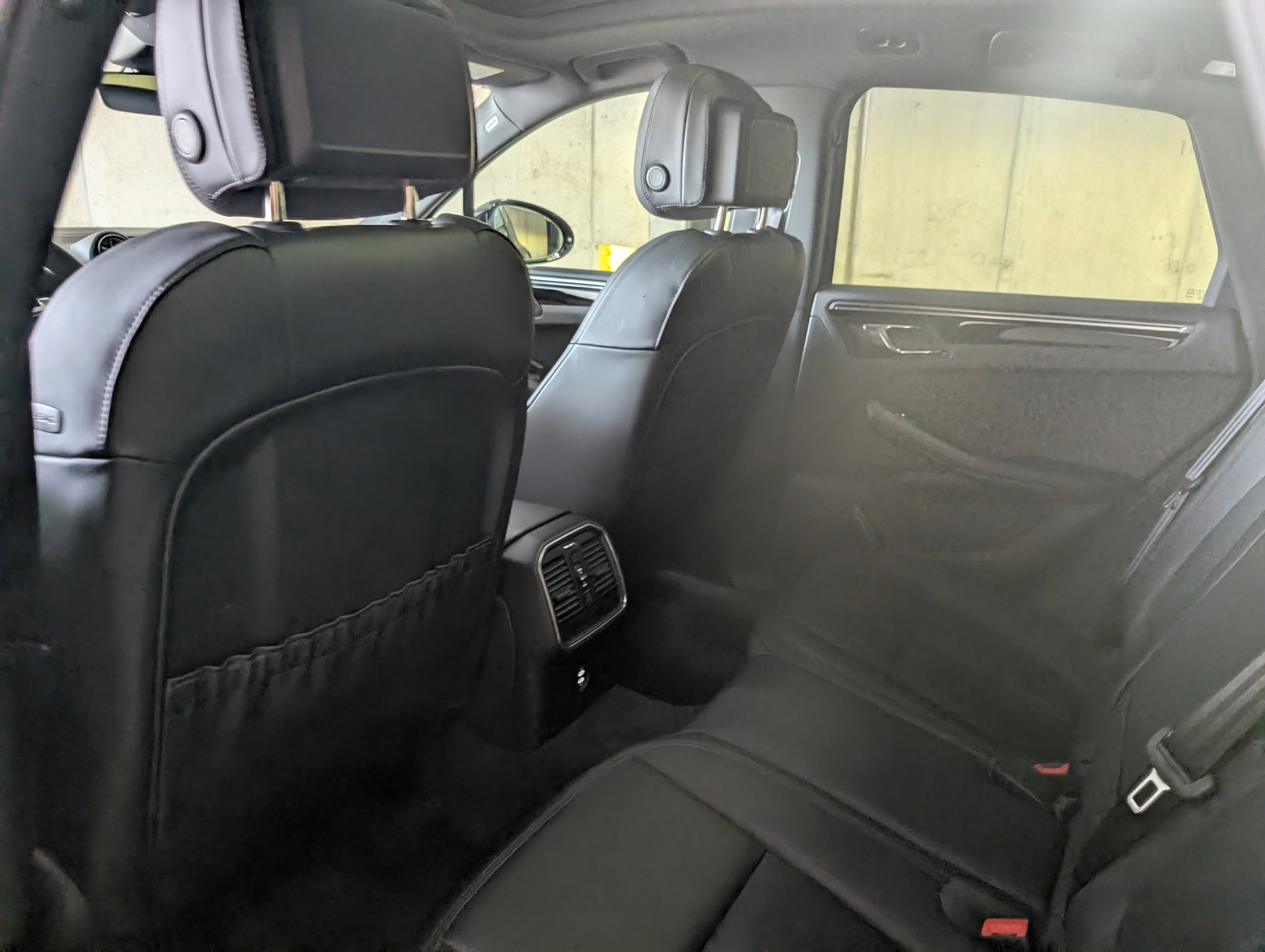 Used 2025 Porsche Macan image 24