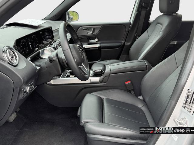 Used 2022 Mercedes-Benz GLB 250 4MATIC w/ Premium Package Lite image 9