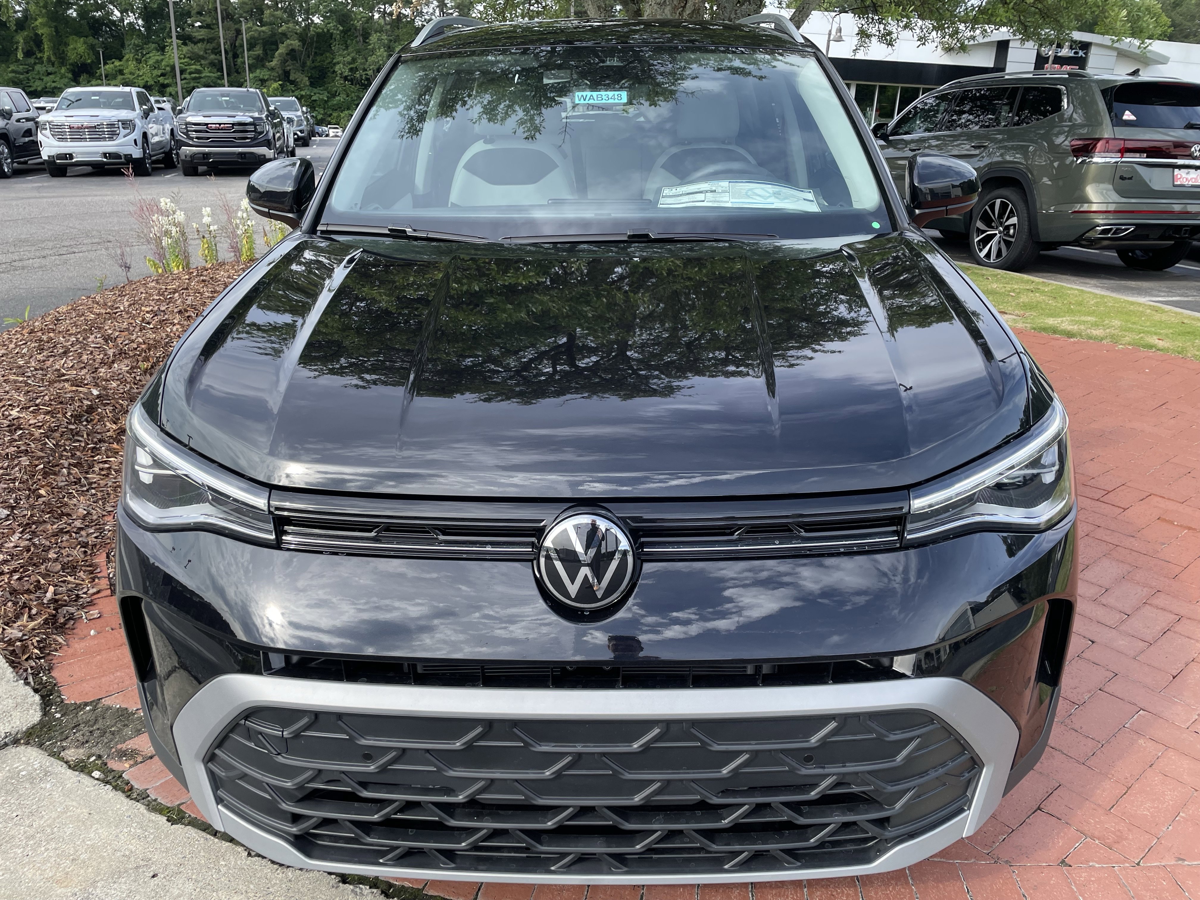 New 2026 Volkswagen Taos SE FWD image 2