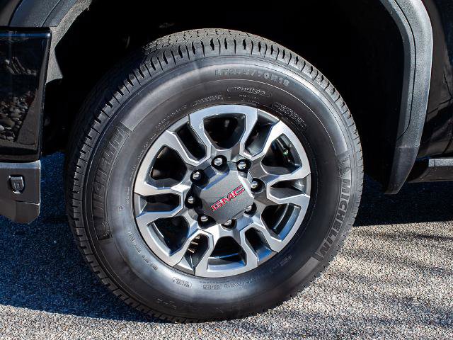 Used 2023 GMC Sierra 2500 AT4 w/ AT4 Preferred Package image 5