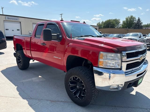 Used 2009 Chevrolet Silverado 2500 LT w/ Exterior Plus Package AWD/4WD image 3