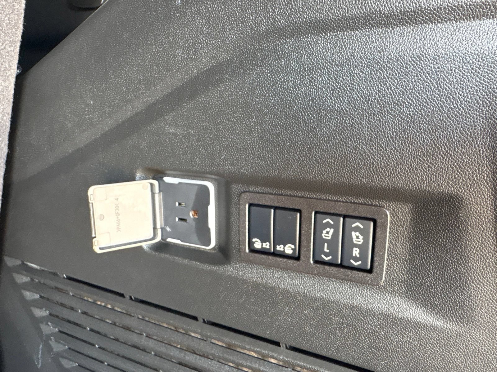 Used 2025 Chevrolet Tahoe RST w/ Comfort Package RWD image 18