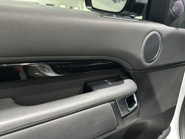 Used 2019 Land Rover Discovery SE AWD/4WD image 41