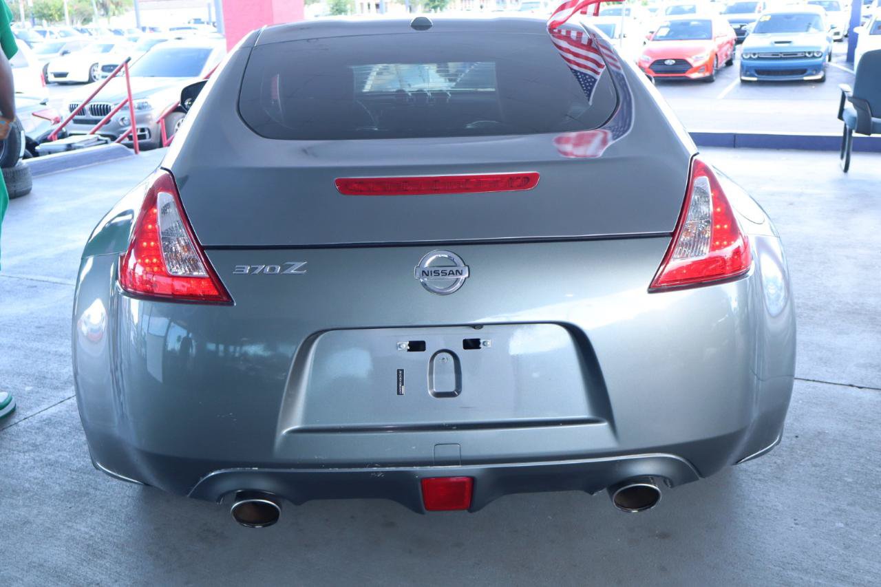Used 2014 Nissan 370Z Touring RWD image 8