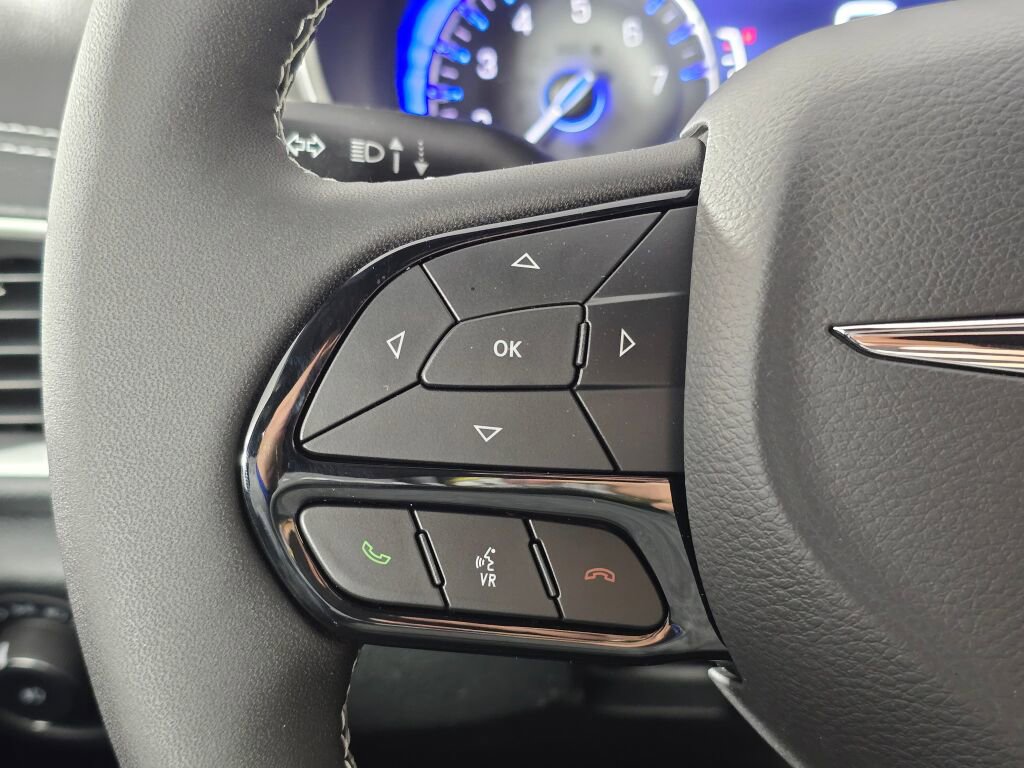 New 2026 Chrysler Pacifica Select AWD/4WD image 33