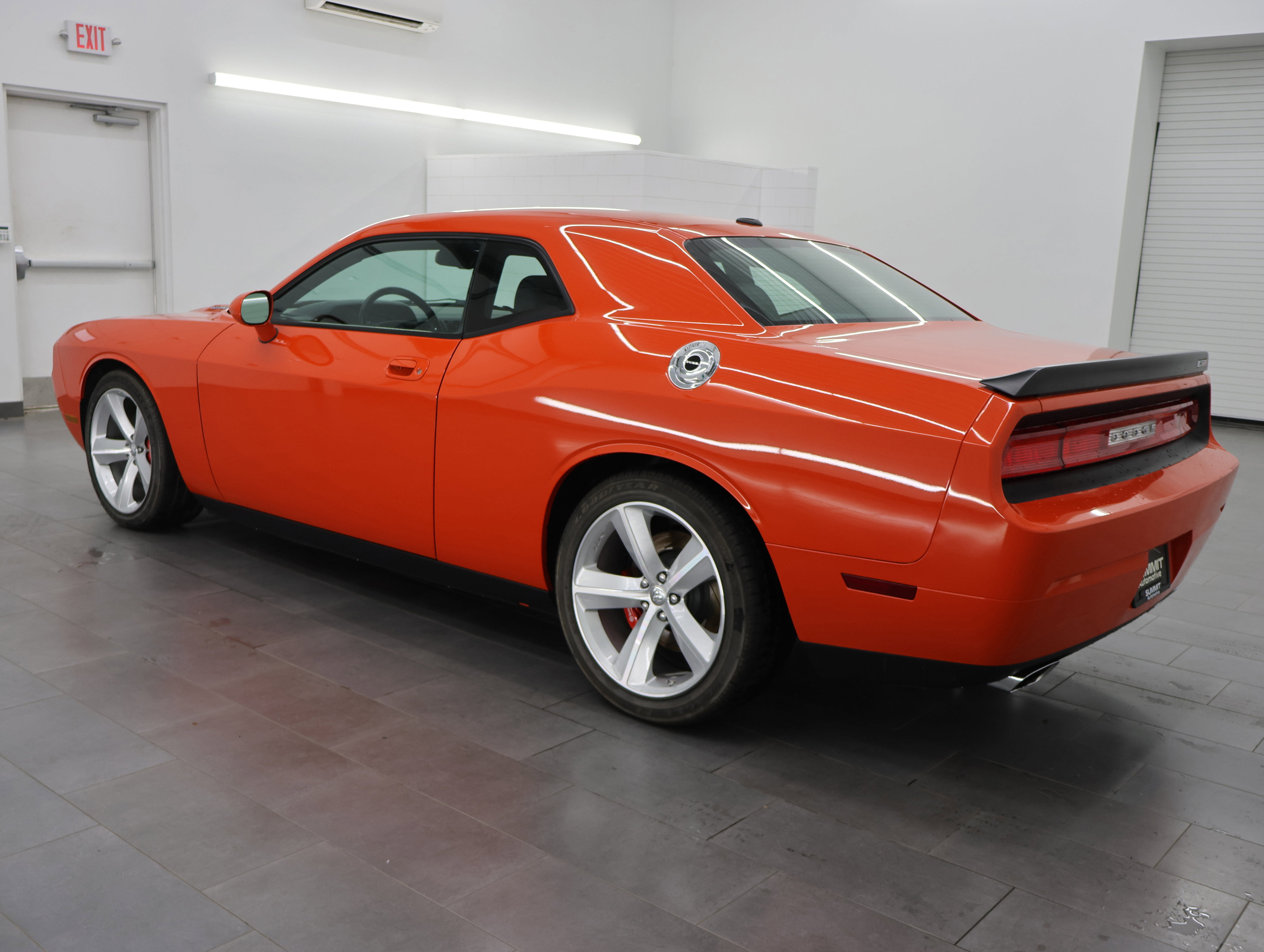 Used 2009 Dodge Challenger SRT8 w/ SRT Option Group II RWD image 6