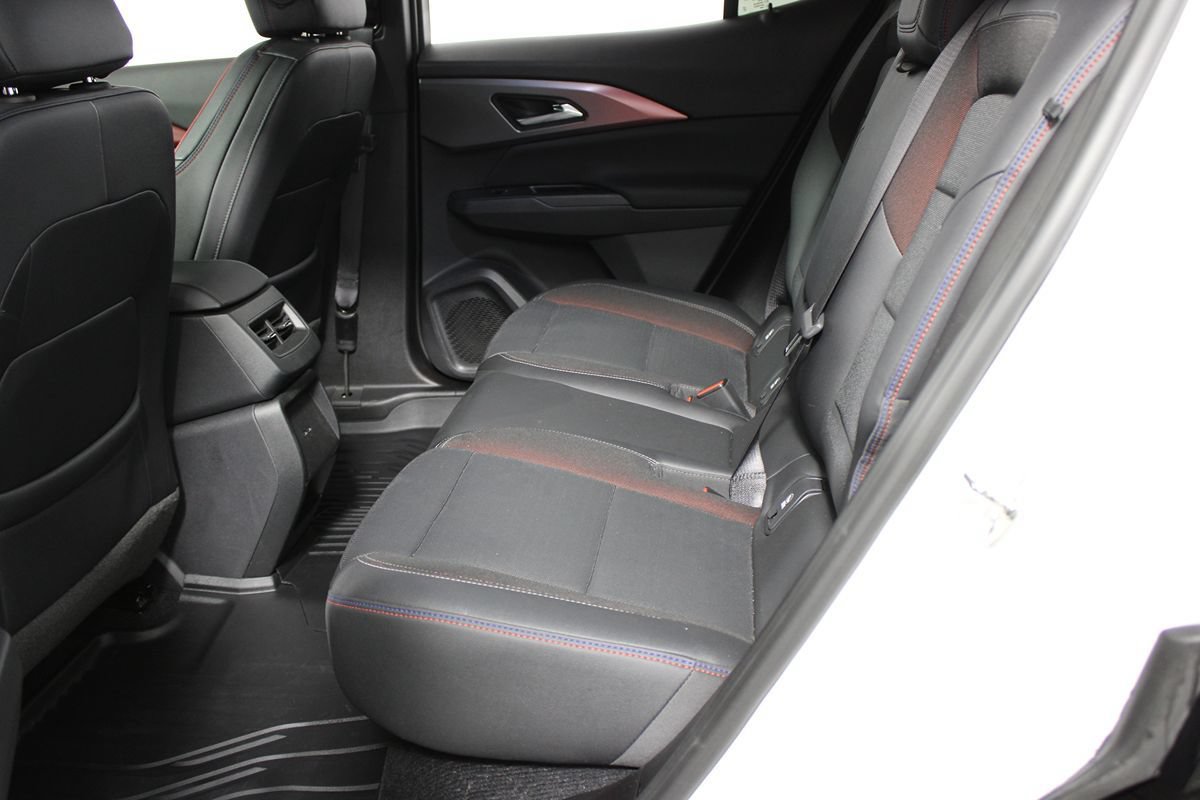 Used 2024 Chevrolet Equinox EV RS FWD image 22