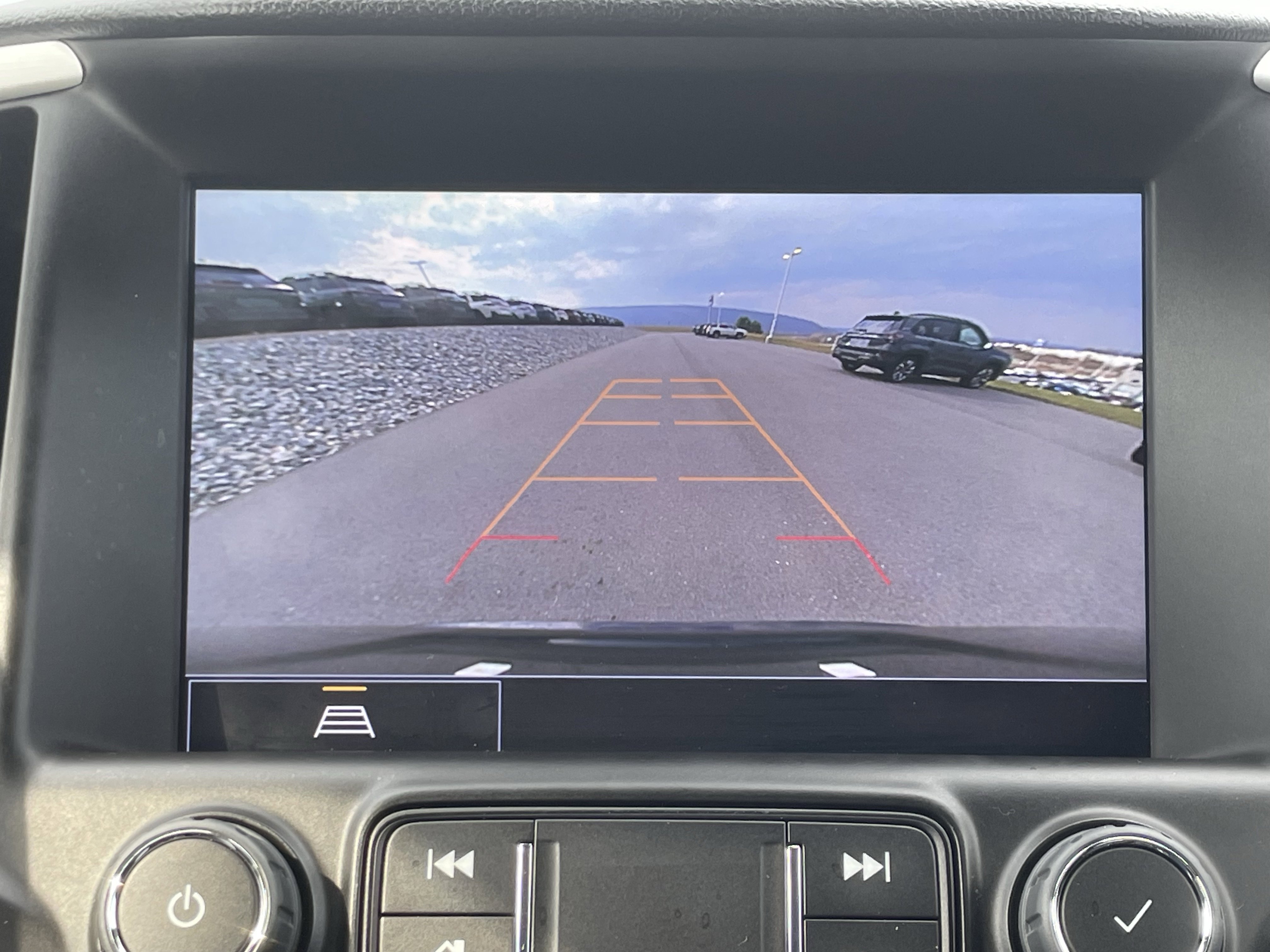 Used 2024 GMC Terrain SLT image 26