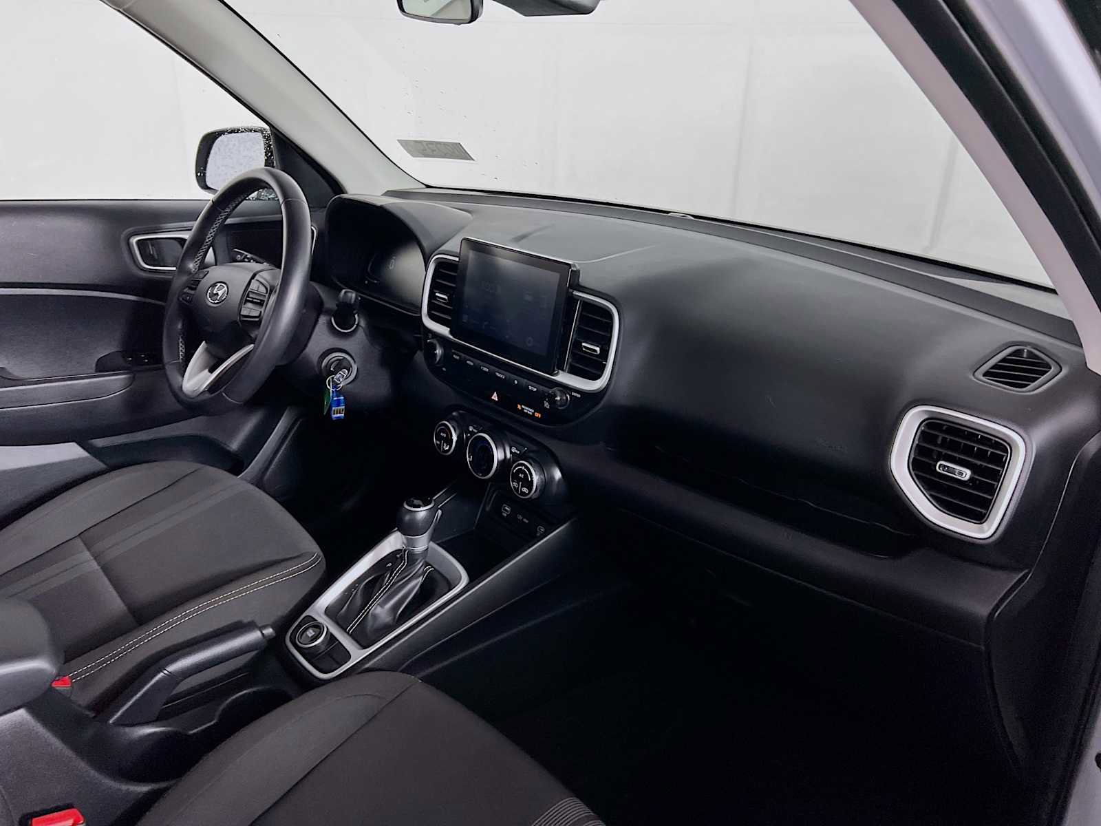 Certified 2023 Hyundai Venue SEL image 27