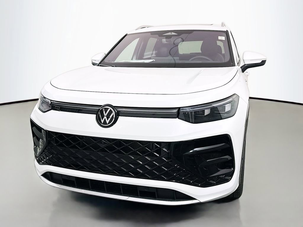 New 2026 Volkswagen Tiguan SEL R-Line image 3