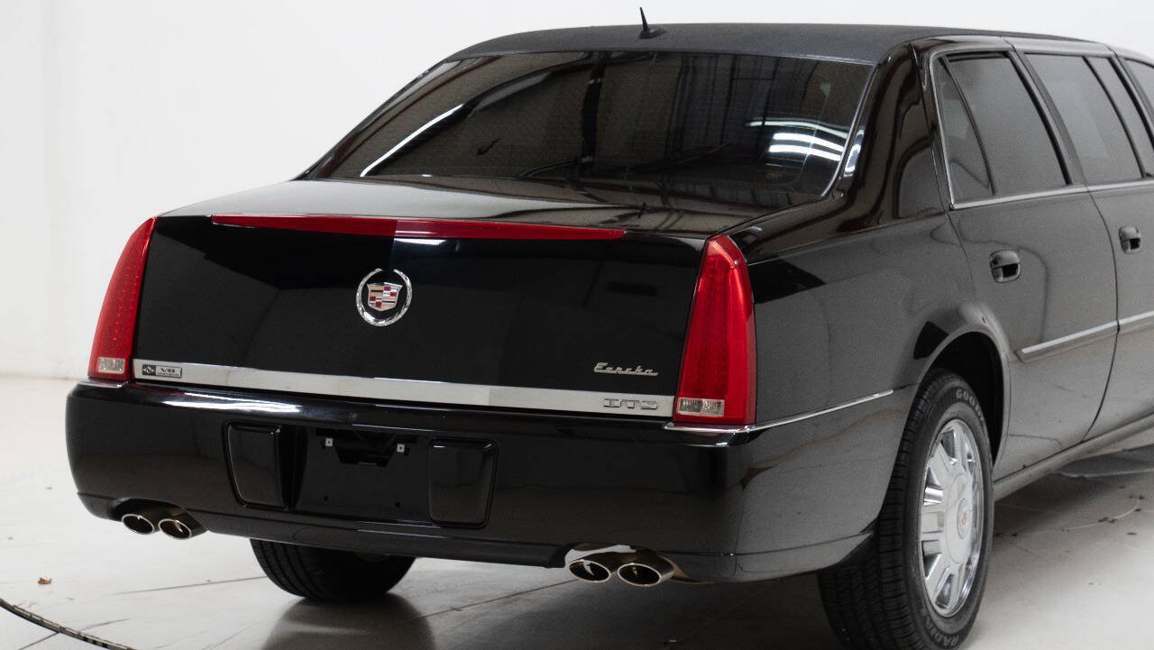 Used 2008 Cadillac DTS Limousine FWD image 16