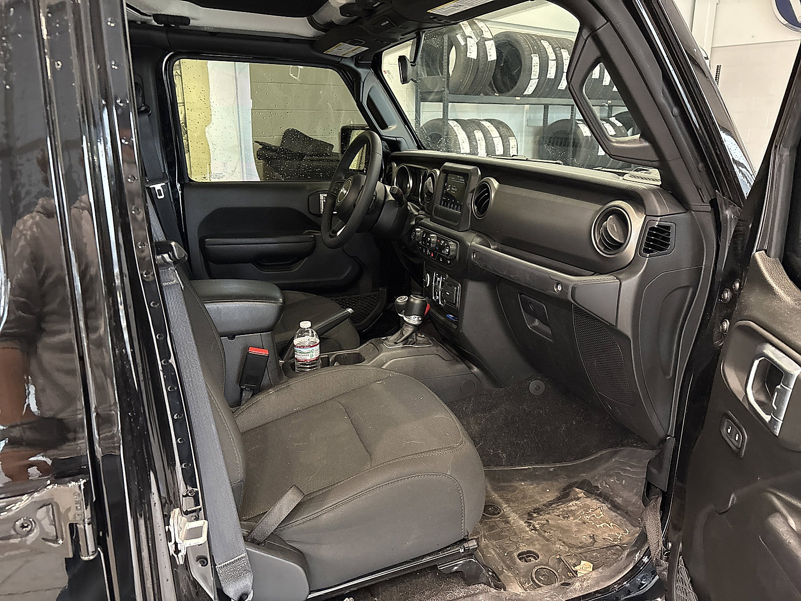 Used 2023 Jeep Gladiator Sport AWD/4WD image 19