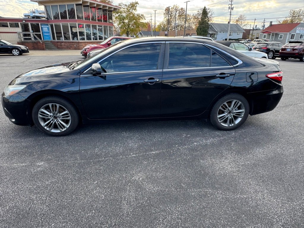 Used 2015 Toyota Camry LE image 9
