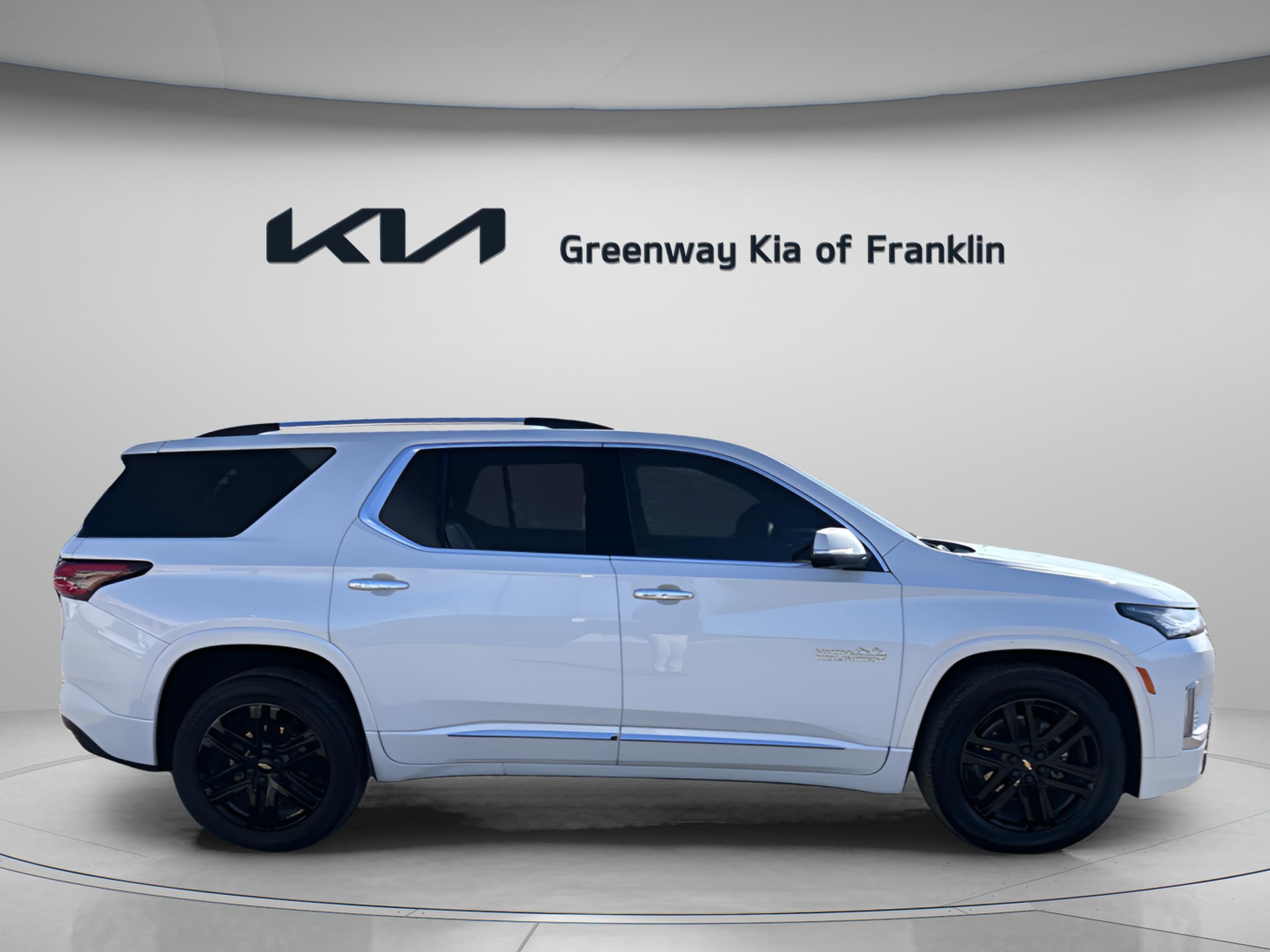 Used 2023 Chevrolet Traverse High Country w/ LPO, Cargo Package image 8