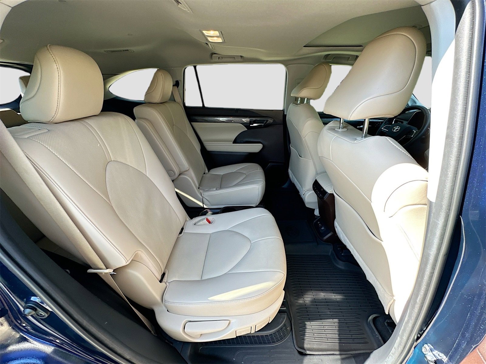 Used 2021 Toyota Highlander Limited image 29