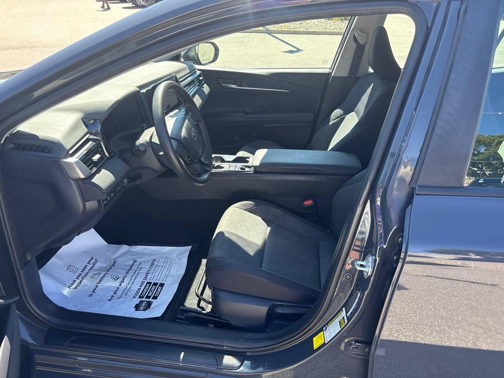 Used 2025 Toyota Camry LE FWD image 15