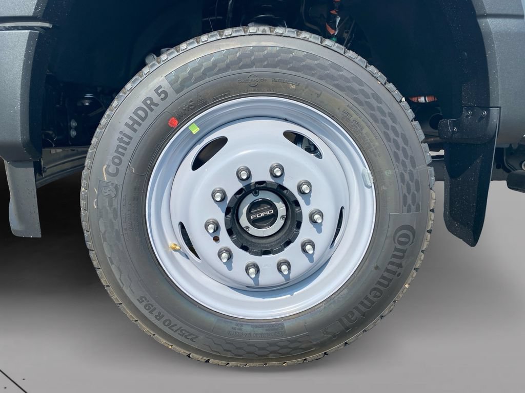New 2026 Ford F550 4x4 Regular Cab Super Duty w/ Snow Plow Prep Package image 9