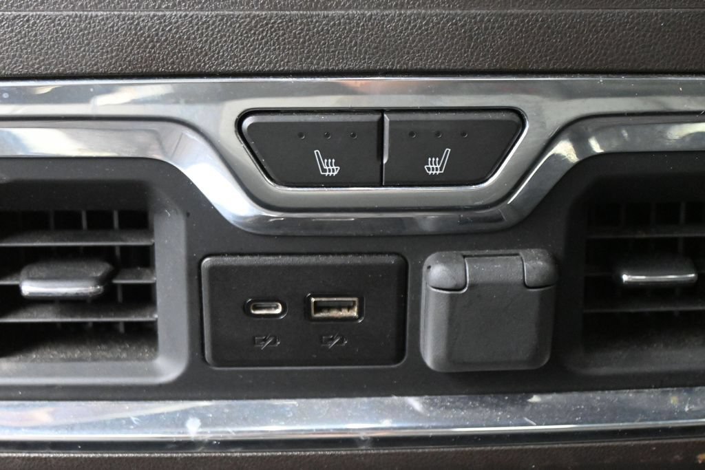 Used 2019 Chevrolet Silverado 1500 LTZ w/ LTZ Premium Package AWD/4WD image 27