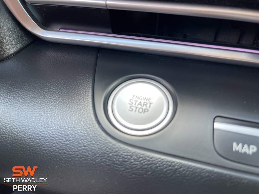Used 2023 Hyundai Elantra Limited image 16