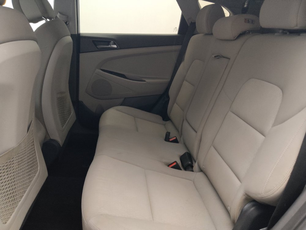 Used 2016 Hyundai Tucson SE w/ Option Group 02 FWD image 18